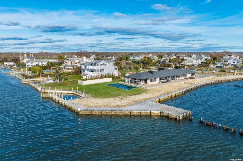 Waterfront Oasis with all the toys!  Gated 3900 sq. Ft - Beach Home for sale in Islip, New York on Beachhouse.com
