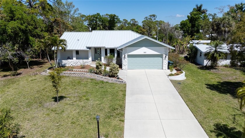 Under contract-accepting backup offers. MUST SEE HOME, if you - Beach Home for sale in Englewood, Florida on Beachhouse.com