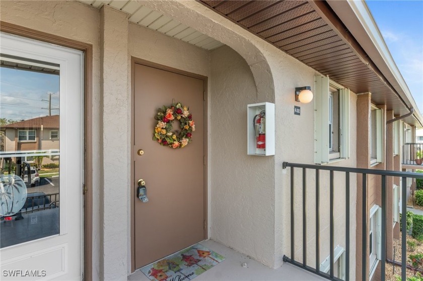 CHARMING Furnished TurnKey 2-bedroom, 2-bathroom LAKEFRONT CONDO - Beach Condo for sale in Punta Gorda, Florida on Beachhouse.com