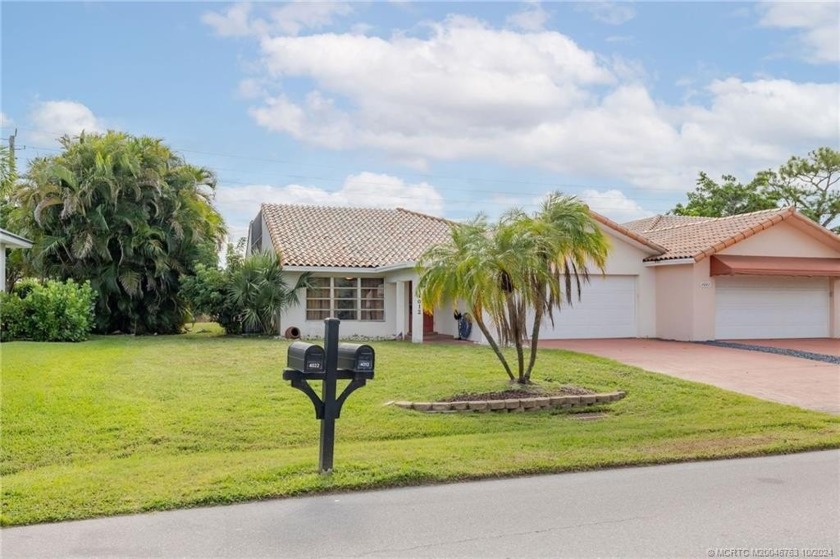 Welcome to the Stuart Yacht and Country Club, a prestigious - Beach Home for sale in Stuart, Florida on Beachhouse.com