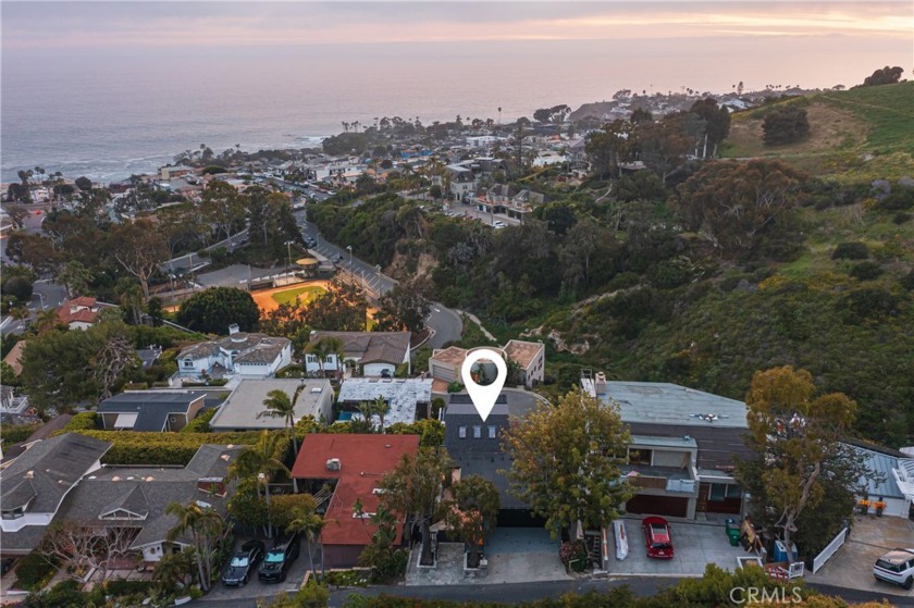 Experience coastal luxury and ocean views like never before. Set - Beach Home for sale in Laguna Beach, California on Beachhouse.com