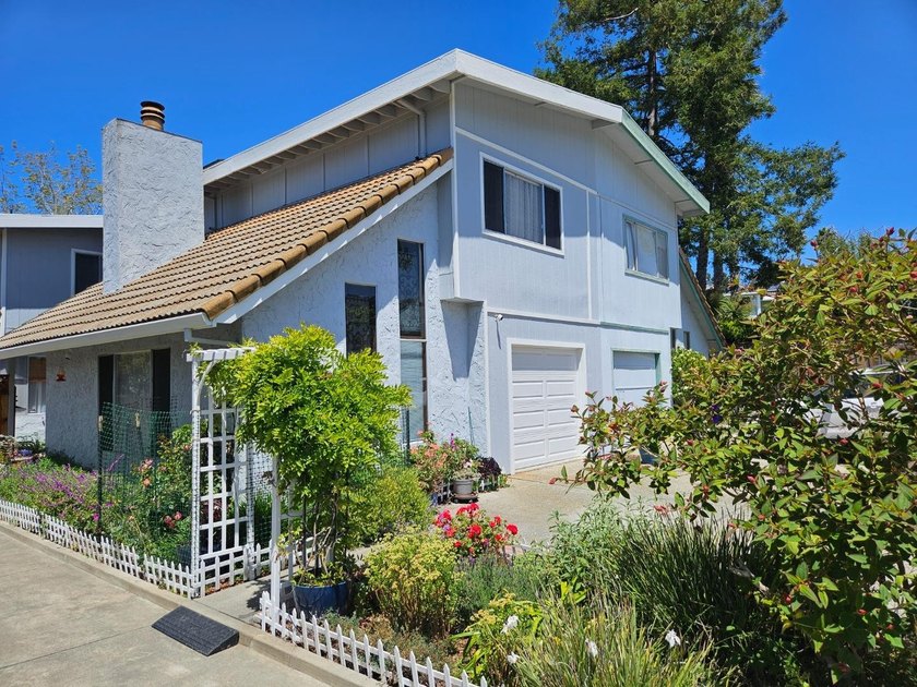 Experience relaxed coastal living in the heart of desirable - Beach Townhome/Townhouse for sale in Aptos, California on Beachhouse.com