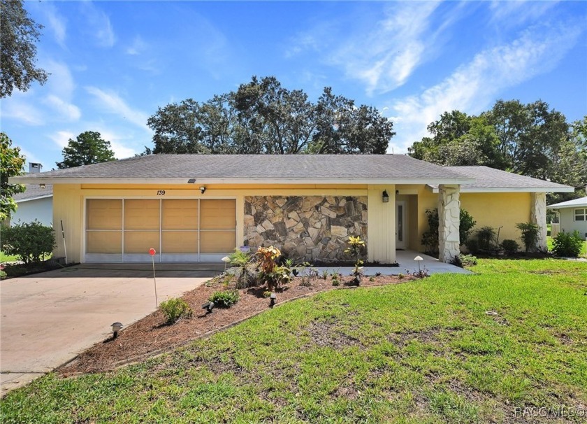 Just Reduced! New Price! Long driveway and a majestic oak tree - Beach Home for sale in Homosassa, Florida on Beachhouse.com
