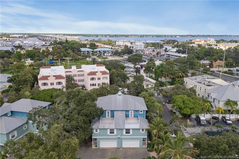 In the center of downtown Stuart, Florida - the best Seaside - Beach Townhome/Townhouse for sale in Stuart, Florida on Beachhouse.com