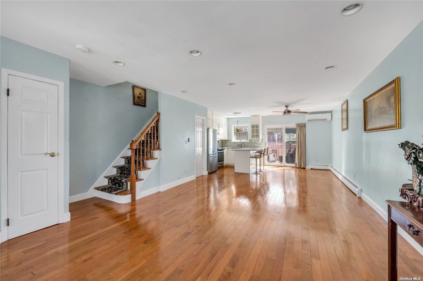 Eastchester Bay presents a serene and picturesque setting that - Beach Townhome/Townhouse for sale in Bronx, New York on Beachhouse.com