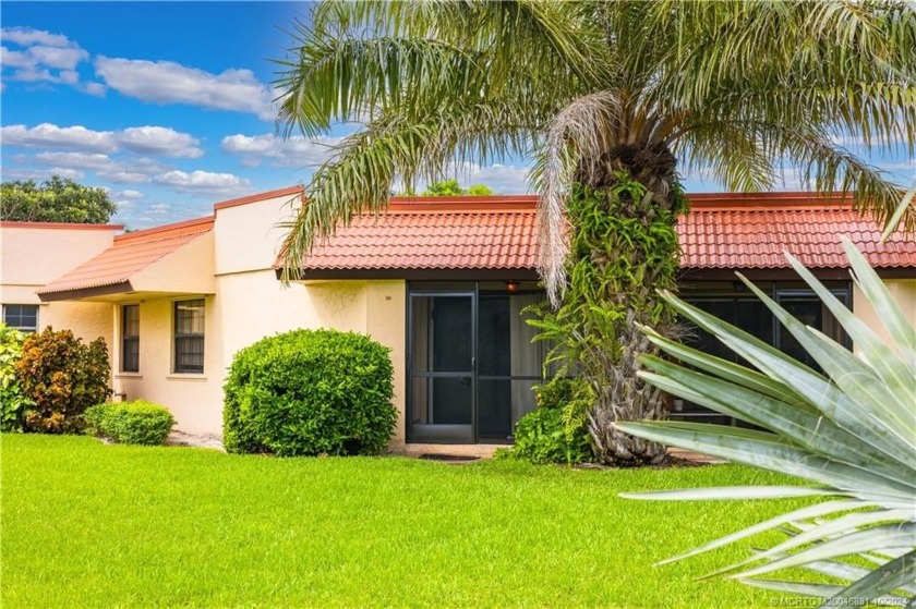 Welcome to this beautifully renovated 2 bed, 2 bath end unit - Beach Condo for sale in Jensen Beach, Florida on Beachhouse.com