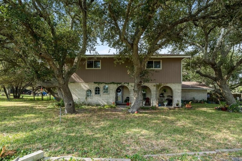 GREAT value on this 5.0 tree rich acres in Aransas Pass, Aransas - Beach Home for sale in Aransas Pass, Texas on Beachhouse.com