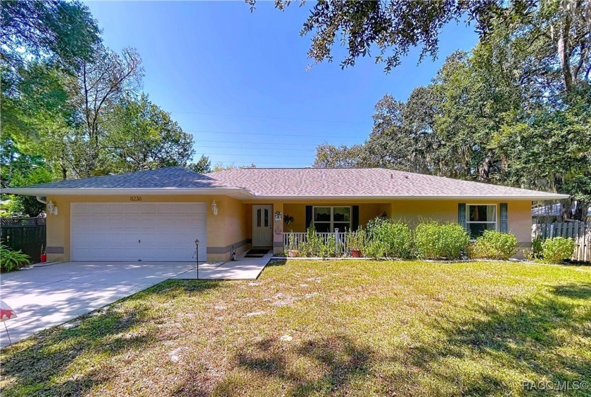 New Roof, Original Owner - Coastal Lifestyle Awaits! Step into - Beach Home for sale in Inglis, Florida on Beachhouse.com