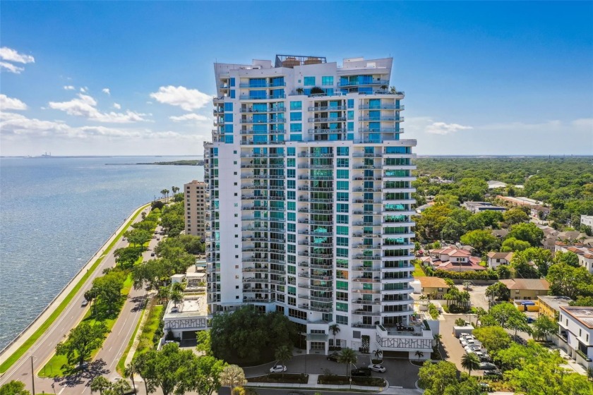 This Penthouse Estate Residence in Virage Bayshore encompasses - Beach Condo for sale in Tampa, Florida on Beachhouse.com