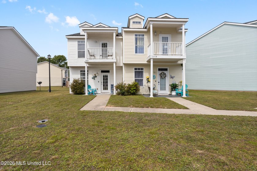 Well-maintained 3-bedroom, 3-bath townhome located in the gated - Beach Townhome/Townhouse for sale in Gulfport, Mississippi on Beachhouse.com