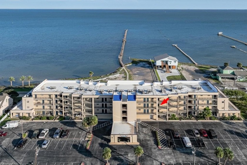 This beautifully appointed 1-bedroom, 1-bathroom condo offers - Beach Condo for sale in Rockport, Texas on Beachhouse.com