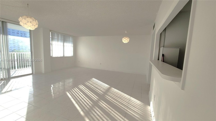 LOCATION! LOCATION! LOCATION! Spacious and beautiful 2-bedroom - Beach Condo for sale in Aventura, Florida on Beachhouse.com