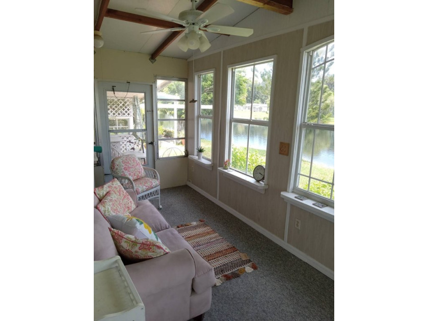 Attention Snowbirds !! This home will make an adorable cozy - Beach Home for sale in Vero Beach, Florida on Beachhouse.com