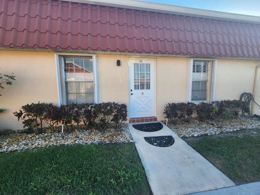 Lovely corner unit  in Desirable 55+ Covered Bridge Community - Beach Home for sale in Lake Worth, Florida on Beachhouse.com