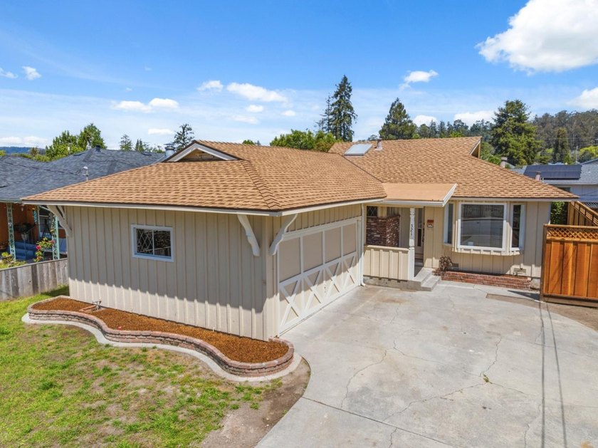Fully remodeled from top to bottom, this beautifully updated 4 - Beach Home for sale in Santa Cruz, California on Beachhouse.com