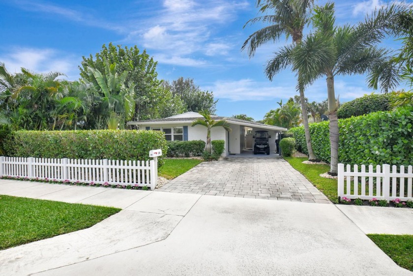 Exquisite Delray Beach cottage nestled in the highly - Beach Home for sale in Delray Beach, Florida on Beachhouse.com