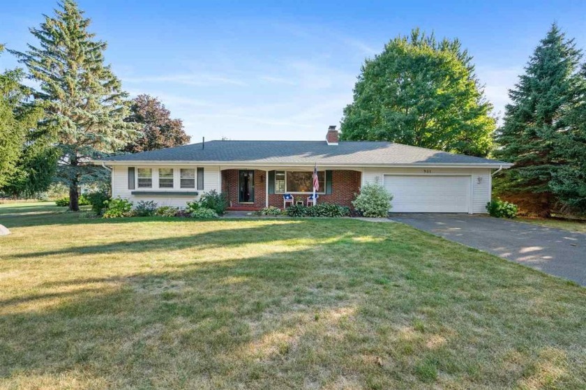 Well maintained ranch style home on 5 acres. Main floor living - Beach Home for sale in Petoskey, Michigan on Beachhouse.com