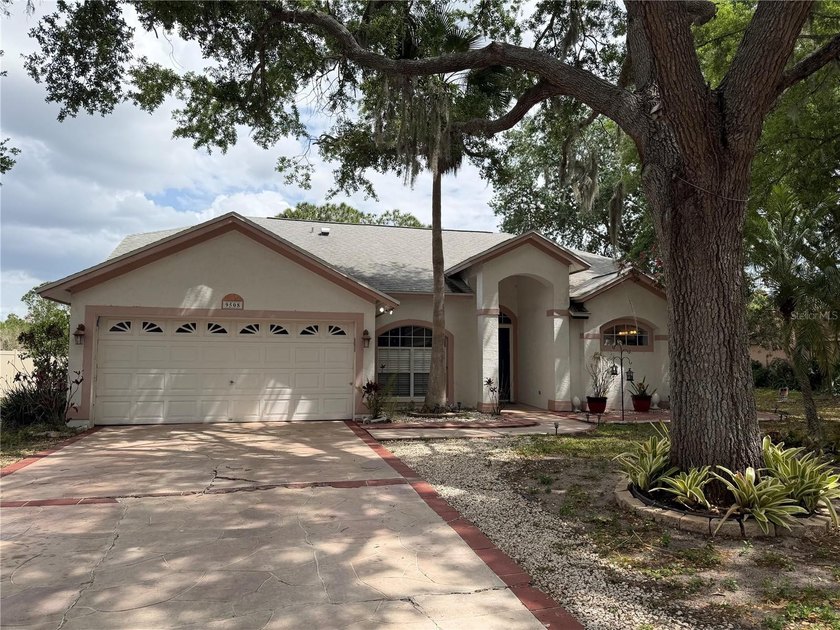 This beautiful four-bedroom and two-bathroom home in the - Beach Home for sale in Riverview, Florida on Beachhouse.com