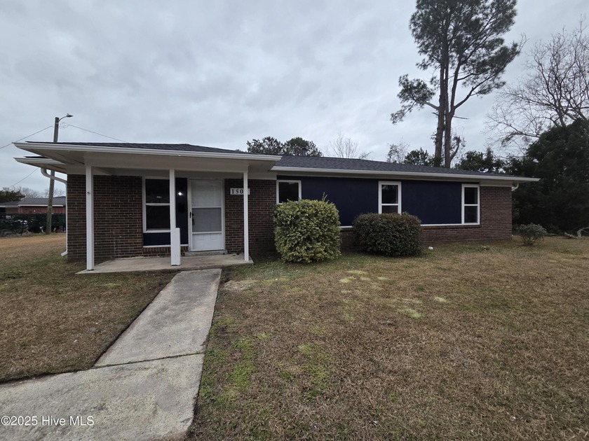 Fully renovated 4-bedroom, 2-bath home in a prime Wilmington - Beach Home for sale in Wilmington, North Carolina on Beachhouse.com