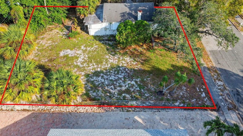 Exceptional investment potential on an expansive double lot. The - Beach Home for sale in West Palm Beach, Florida on Beachhouse.com