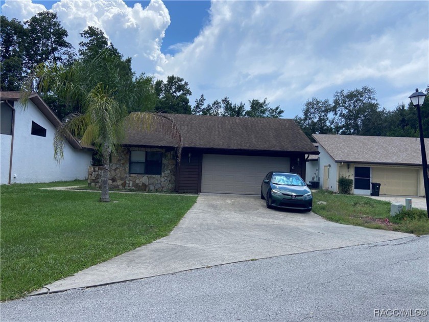 Welcome to this beautifully maintained 3-bedroom, 2-bathroom - Beach Home for sale in Homosassa, Florida on Beachhouse.com