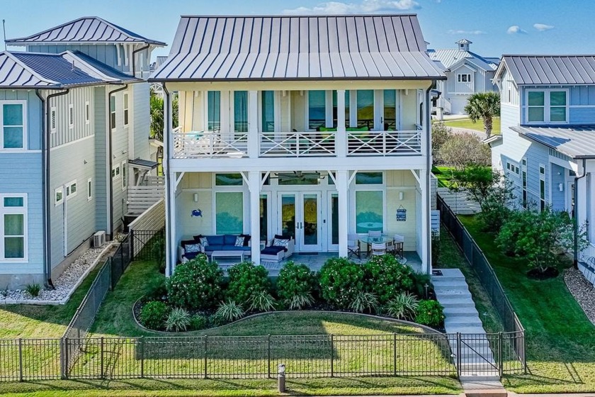 BREEZY COASTAL UPSCALE HOME, JUST WAITING FOR OWNERS TO ENJOY - Beach Home for sale in Rockport, Texas on Beachhouse.com