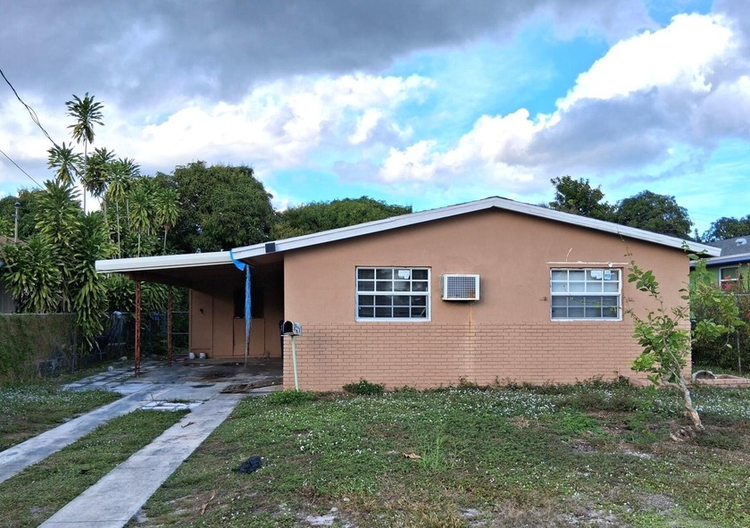 3/1 CBS Single Family Home with limitless possibilities!! - Beach Home for sale in Riviera Beach, Florida on Beachhouse.com