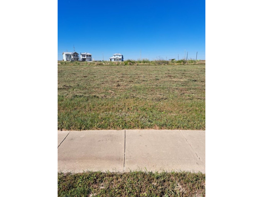 Lovely area to build your new coastal home.  Be here full time - Beach Lot for sale in Port Aransas, Texas on Beachhouse.com