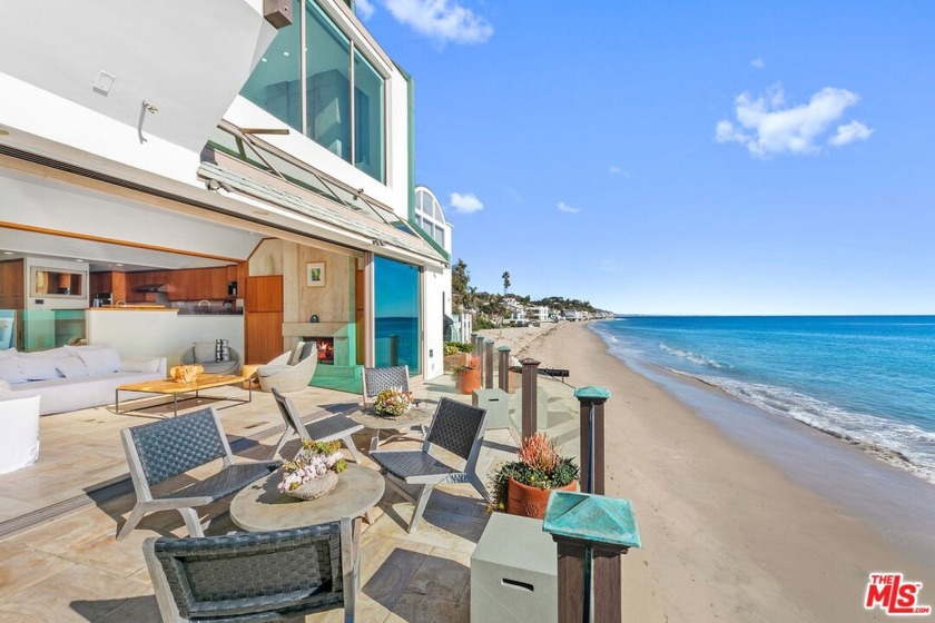 Located off PCH at the end of a quiet lane on Escondido Beach Rd - Beach Home for sale in Malibu, California on Beachhouse.com