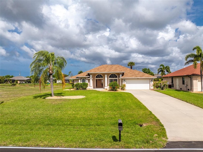 Under contract-accepting backup offers. Waterfront Living in - Beach Home for sale in Rotonda West, Florida on Beachhouse.com