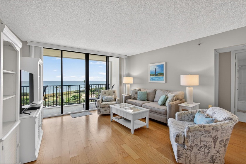 This 2 BR / 2 BA condo offers magnificent ocean views.  Florida - Beach Condo for sale in Jupiter, Florida on Beachhouse.com