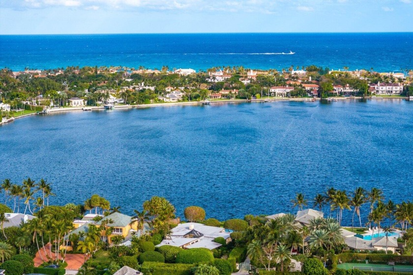 An impossible to find waterfront vista- east/southeast facing - Beach Home for sale in Palm Beach, Florida on Beachhouse.com