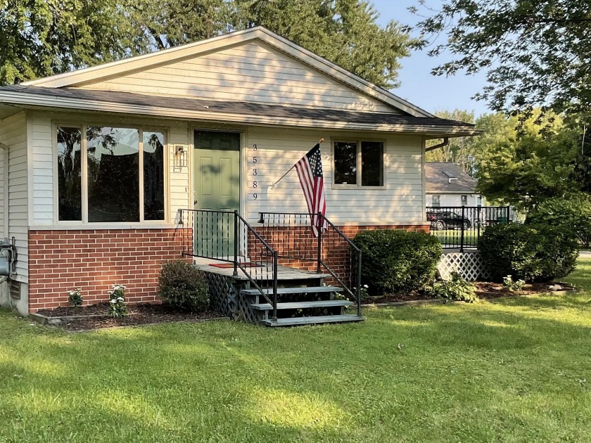 Welcome to this charming 3 bedroom ranch in the serene boating - Beach Home for sale in Rockwood, Michigan on Beachhouse.com