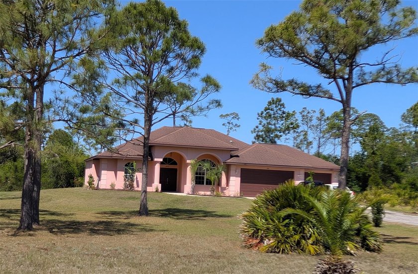 Welcome to easy Florida living in Punta Gorda! This - Beach Home for sale in Punta Gorda, Florida on Beachhouse.com