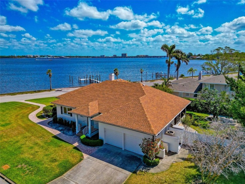 NOW AVAILABLE! A Beautiful Historic River District Gem with - Beach Home for sale in Bradenton, Florida on Beachhouse.com