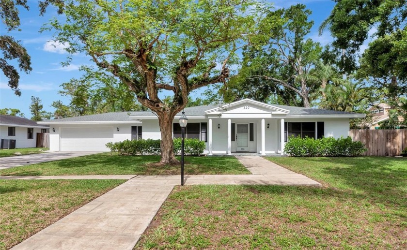 One or more photo(s) has been virtually staged. Discover the - Beach Home for sale in Bradenton, Florida on Beachhouse.com