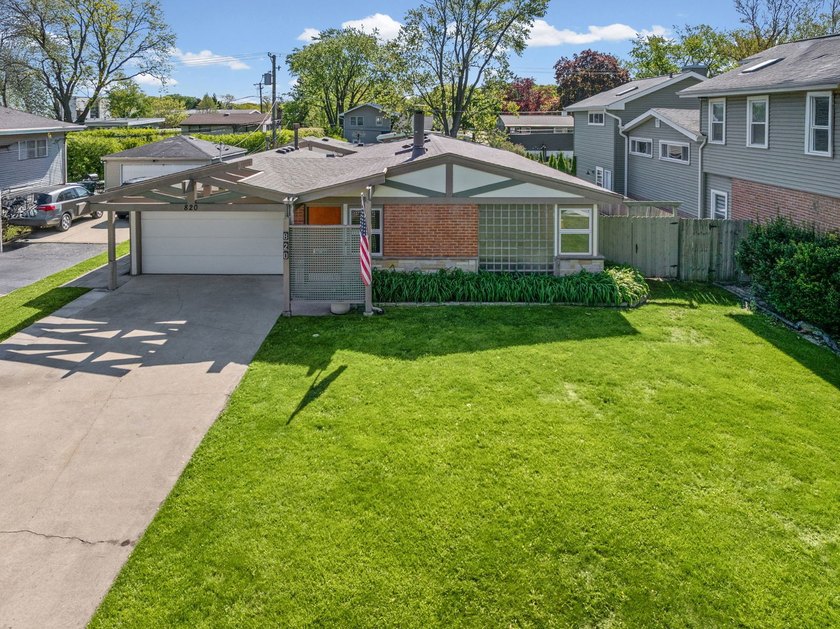 Welcome to this beautifully updated ranch-style home in the - Beach Home for sale in Wilmette, Illinois on Beachhouse.com
