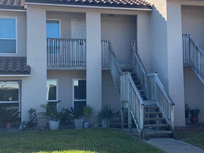 Gardens Country Club Condominium ready for new owners!  This - Beach Condo for sale in Rockport, Texas on Beachhouse.com