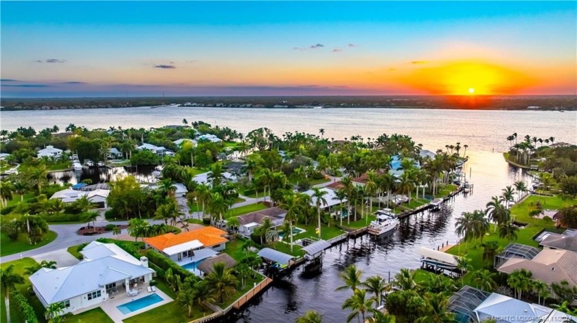 OPPORTUNITY KNOCKS!!  HERE'S YOUR CHANCE>>> - PRIME WATERFRONT - Beach Home for sale in Stuart, Florida on Beachhouse.com