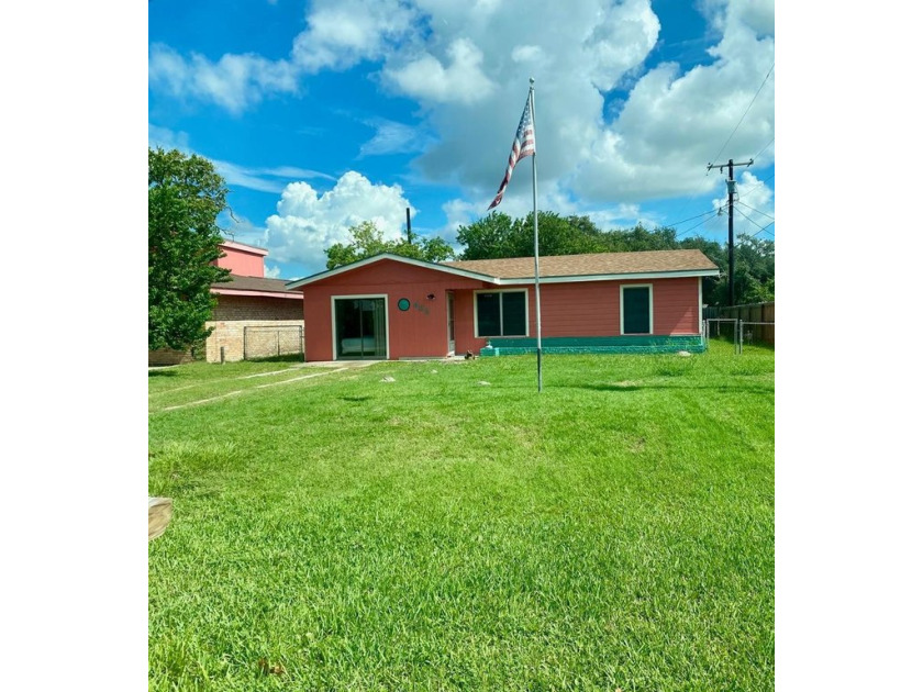 Sitting on a quiet street on the edge of Rockport, this cute - Beach Home for sale in Rockport, Texas on Beachhouse.com