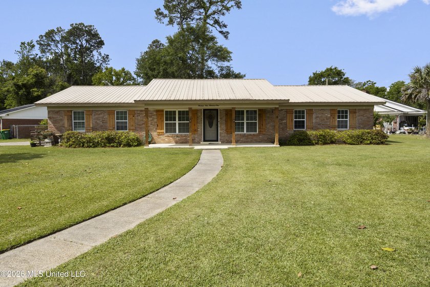 Welcome to this charming 3 bedroom, 2 bath home located in the - Beach Home for sale in Ocean Springs, Mississippi on Beachhouse.com