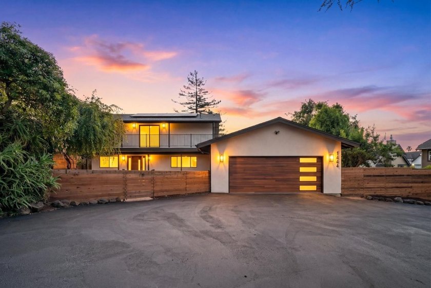 Beautiful inside and out, this 5 bed/3 bath home looks straight - Beach Home for sale in Santa Cruz, California on Beachhouse.com