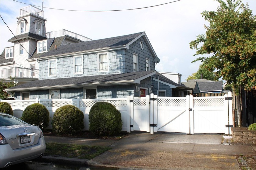 Attention all  investors this City Island location 5000sq' lot - Beach Home for sale in Bronx, New York on Beachhouse.com