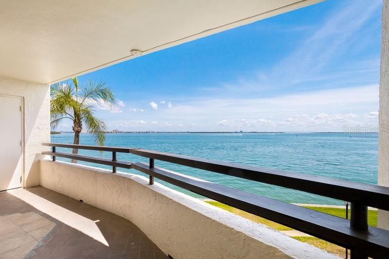 Beautiful Waterfront Condominium! This unit has everthing you - Beach Condo for sale in St. Petersburg, Florida on Beachhouse.com