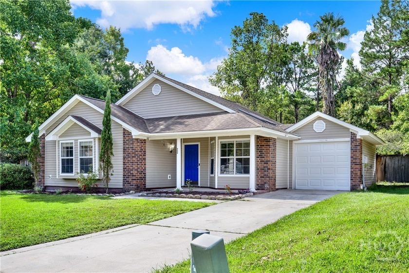 Welcome to this Beautifully maintained 3-bedroom, 2-bath home - Beach Home for sale in Richmond Hill, Georgia on Beachhouse.com