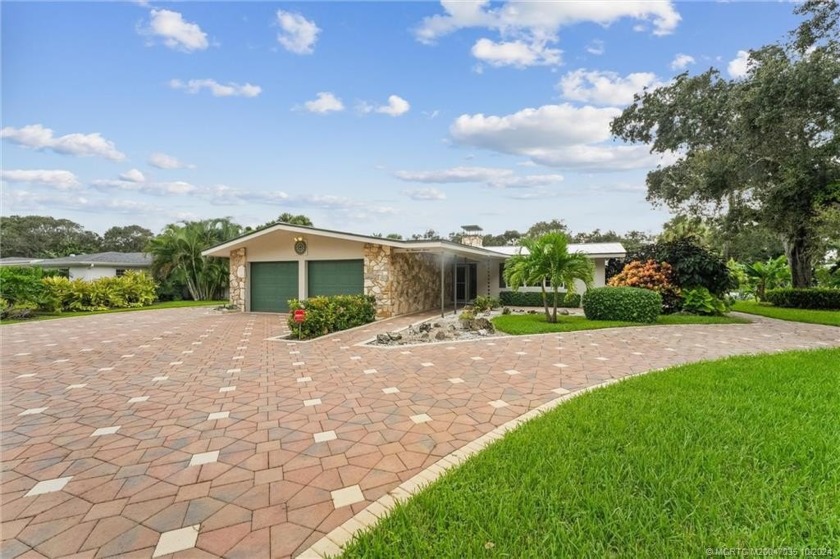 Nestled in the highly sought-after Central Beach neighborhood of - Beach Home for sale in Vero Beach, Florida on Beachhouse.com