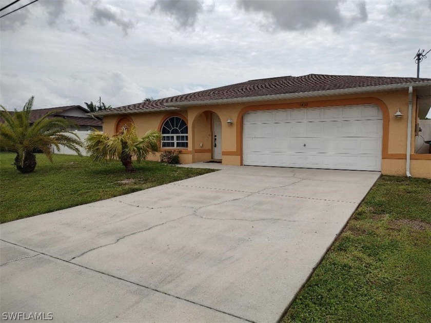 Gulf Access 3 bedroom, 2 bath, 2 car garage built in 2005.  All - Beach Home for sale in Cape Coral, Florida on Beachhouse.com