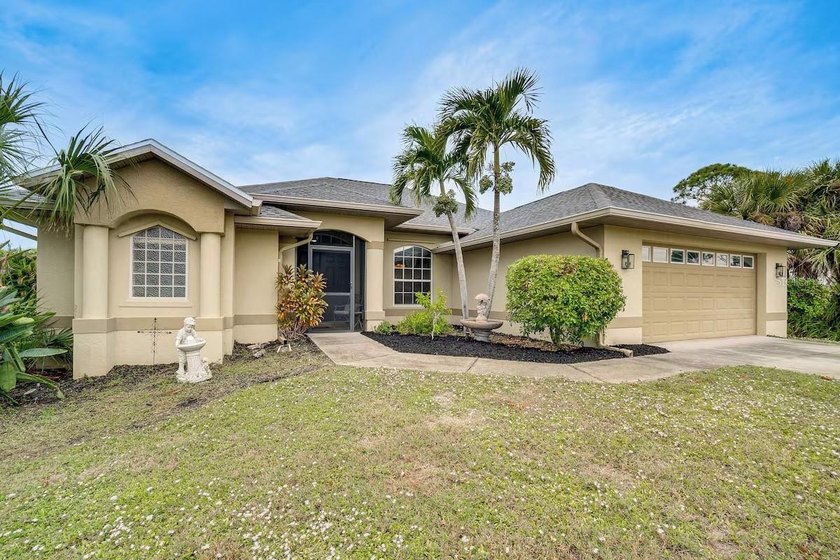 289 W Pine Valley Ln, Rotonda West
Tucked away on a quiet - Beach Home for sale in Rotonda West, Florida on Beachhouse.com