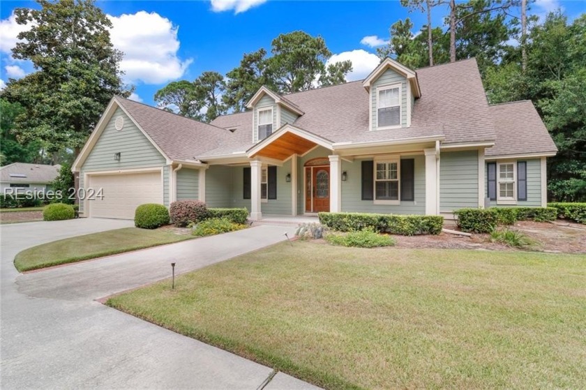 This delightful home offers a perfect blend of privacy, charm & - Beach Home for sale in Hilton Head Island, South Carolina on Beachhouse.com