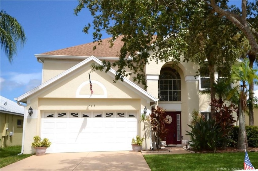 Lovely Lakefront, Pool home! One of the prettiest , full lake - Beach Home for sale in Jensen Beach, Florida on Beachhouse.com